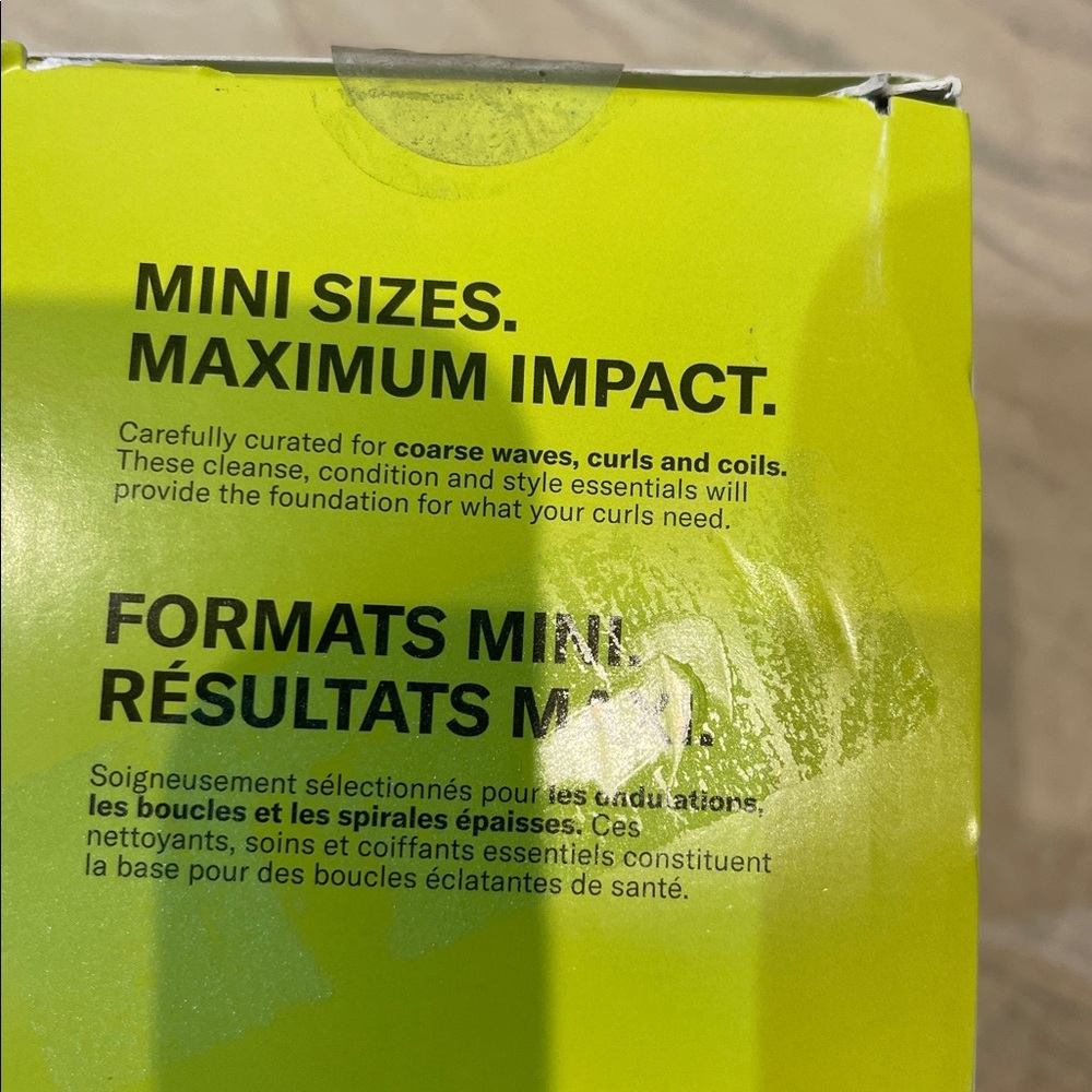 ๐ DevaCurl Essential Starter Kit - Picture 5 of 9